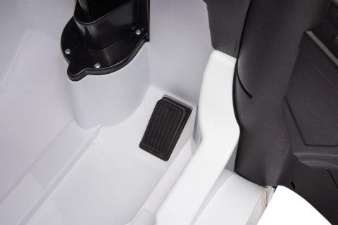 Auto Na Akumulator Scania 500R HL698 Białe 4x4 Auto Na Akumulator Scania 500R HL698 Białe 4x4