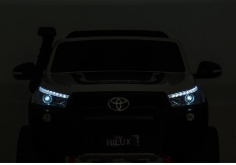 Auto na Akumulator Toyota Hilux Srebrny Lakierowany Auto na Akumulator Toyota Hilux Srebrny Lakierowany